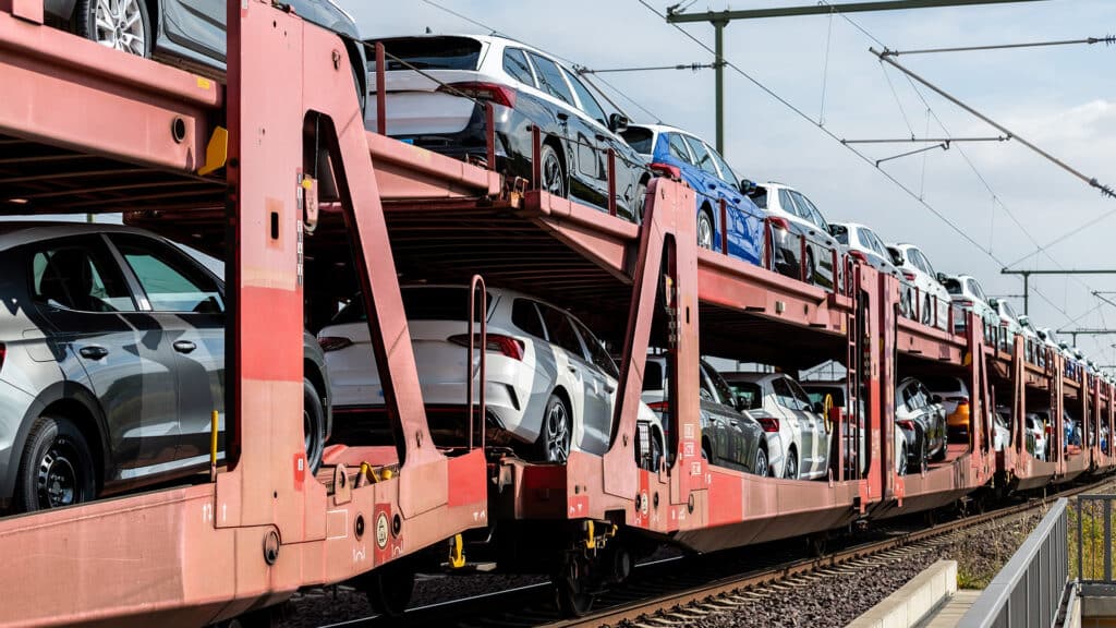 С 2026 года на ввоз электромобилей в Казахстан введут НДС 16%