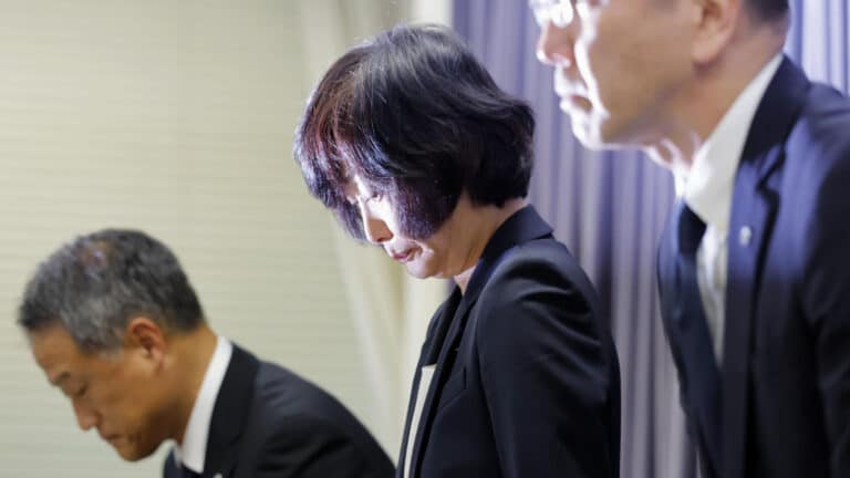 JAL apologizes for alcohol-related pilot incident