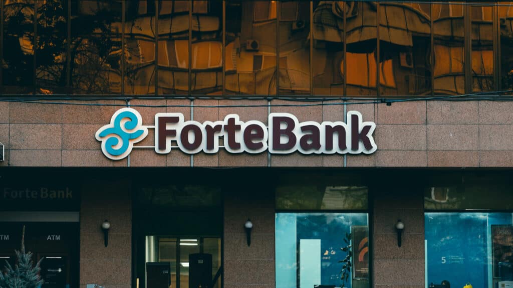 К чему приведет сделка ForteBank и Home Credit Bank, рассказала глава АРРФР