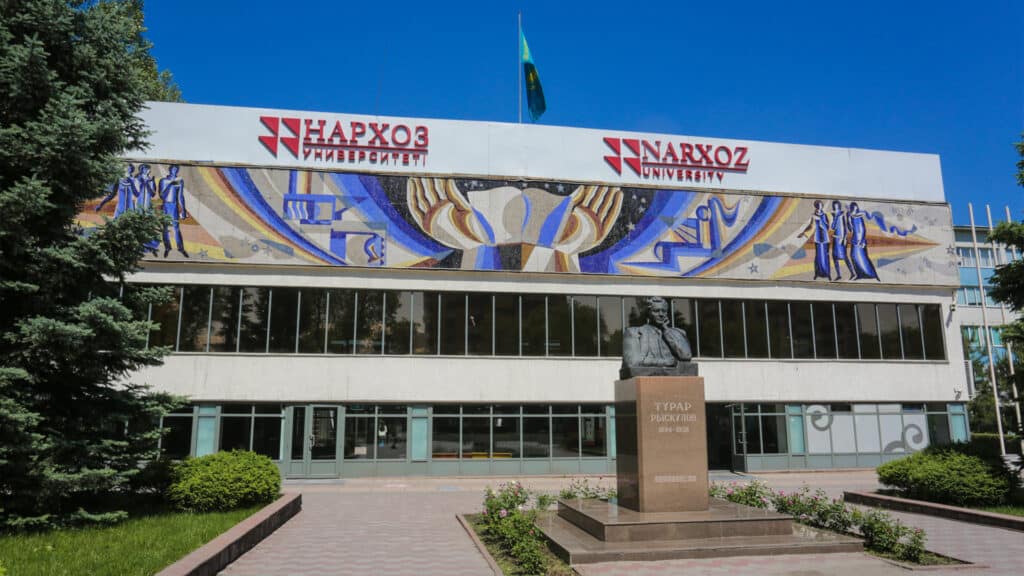 Миллиардер Утемуратов вложил в «Нархоз» почти 5 млрд тенге за год