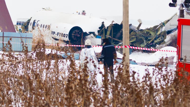 Завести дело требуют из-за допроса пилота рухнувшего самолета Bek Air