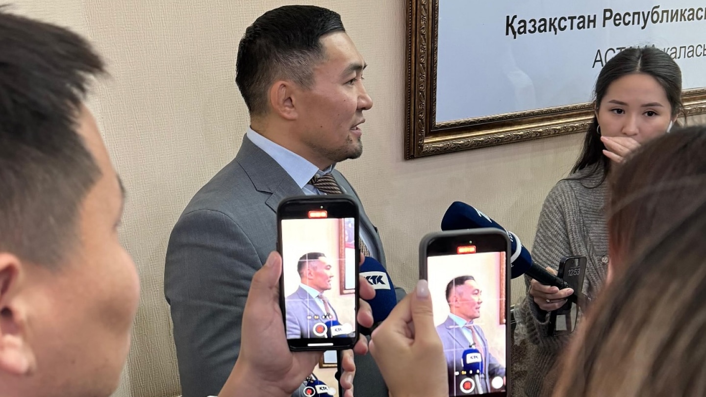 Назаров ответил хейтерам после поздравления мамы