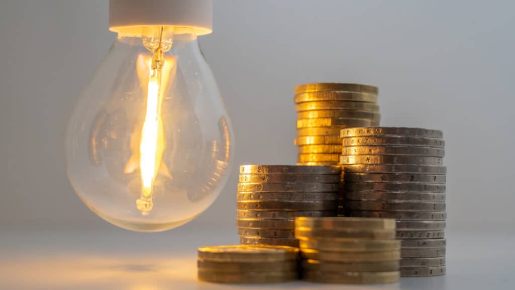 Цены на электроэнергию в Алматы повысят с 1 октября на 20%