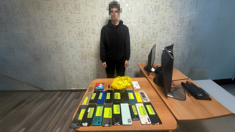 Костанайские подростки помогали мошенникам обманывать казахстанцев