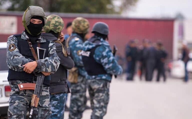 Қырғыз-қазақ шекарасында  жемқорлыққа айыпталған 24 шенеунік ұсталды