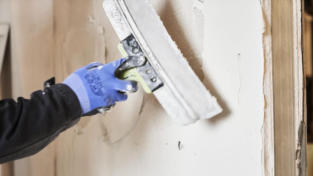 Как в Отбасы банке взять кредит на ремонт и при этом продолжать копить на жилье