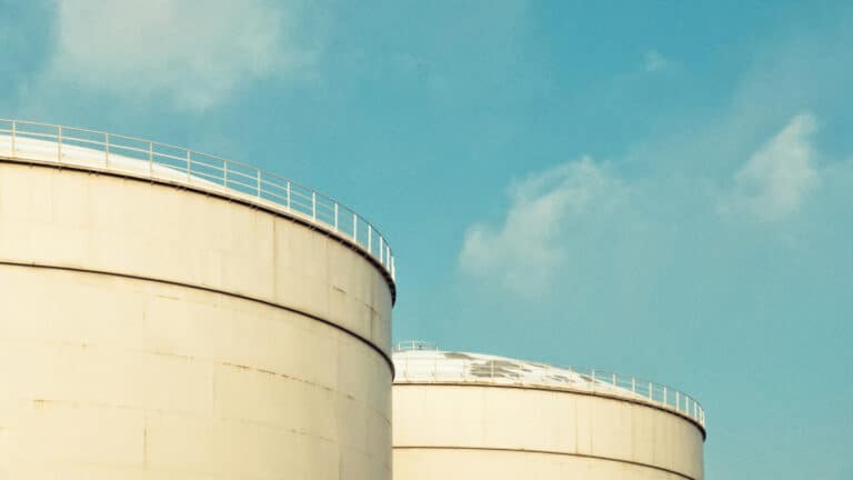 Новые владельцы нефтяного месторождения, где незаконно велась добыча, понесли убытки
