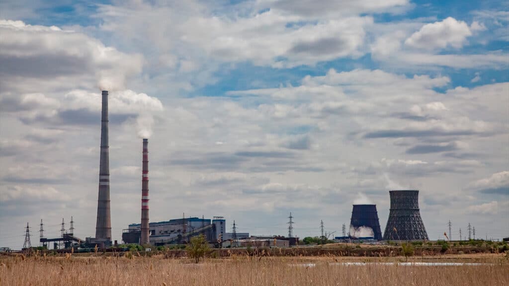 О возможном росте цен на электроэнергию в начале 2026 года сообщили в Минэнерго