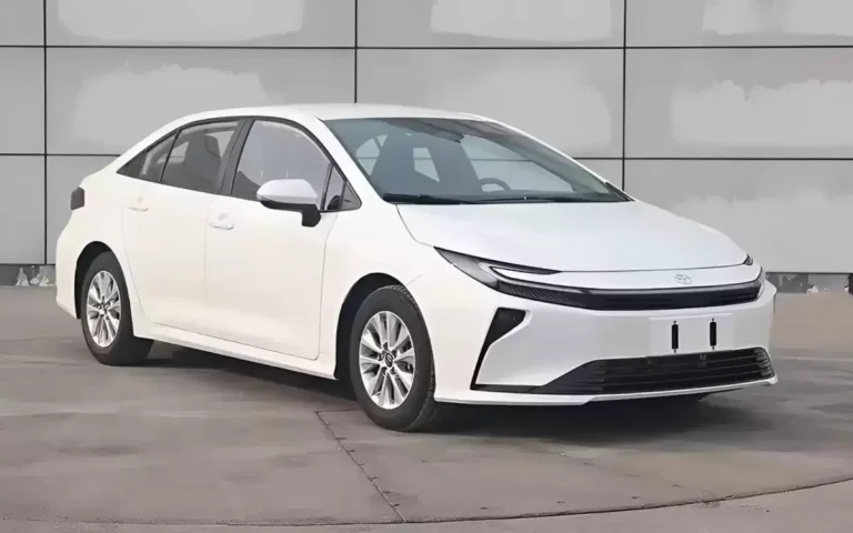 Toyota Corolla 2025: әйгілі седанның жаңа моделі қандай болады