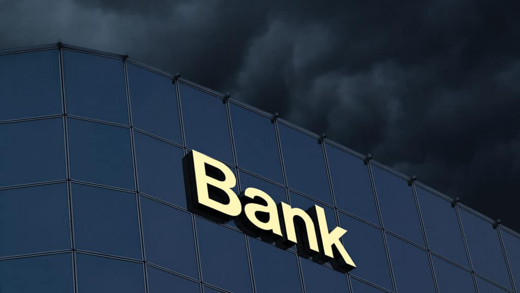 Акции крупнейших казахстанских банков упали на фоне обсуждения закона о банках