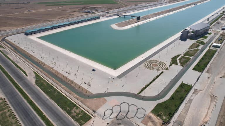 В Туркестане открыли Гребной канал для занятий по гребле, байдарке и каноэ