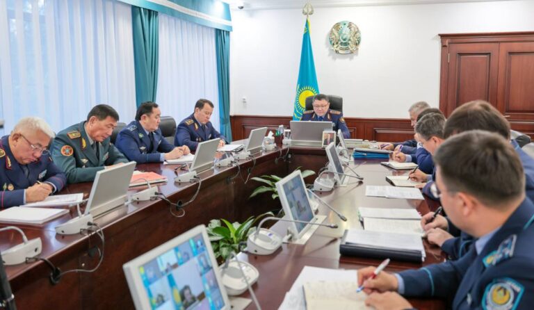 Полиция жүк көліктерін негізсіз тоқтатуды тыйып, бизнесті тексеруді азайтады
