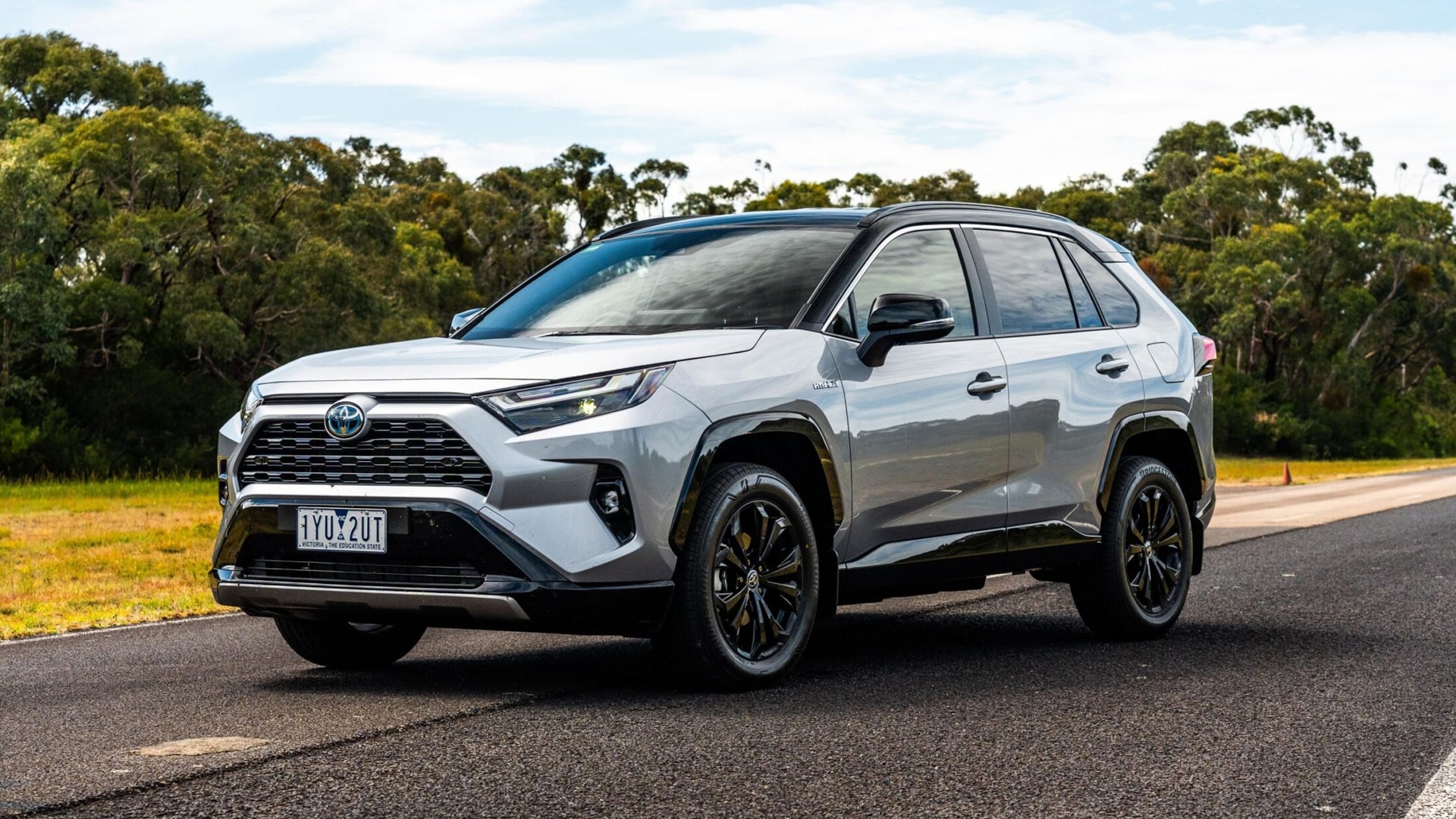 лучшие кроссоверы, надежные машины, Toyota RAV4 Hybrid
