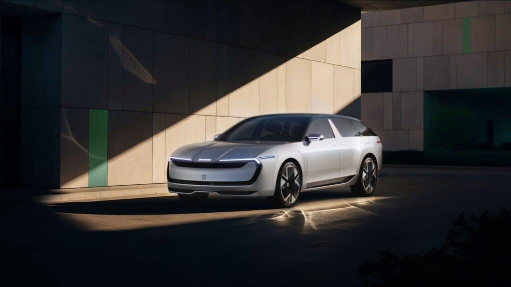 Skoda раскрыла будущее Octavia, представив электроуниверсал Vision O