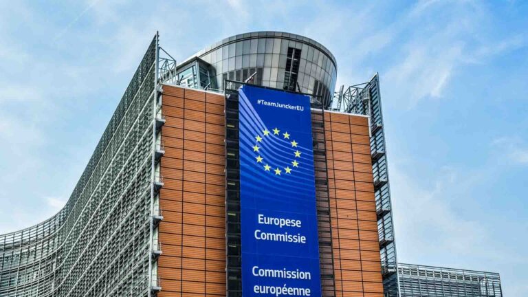 Еуропалық комиссия Ресейге қарсы кезекті санкция пакетін бекітті