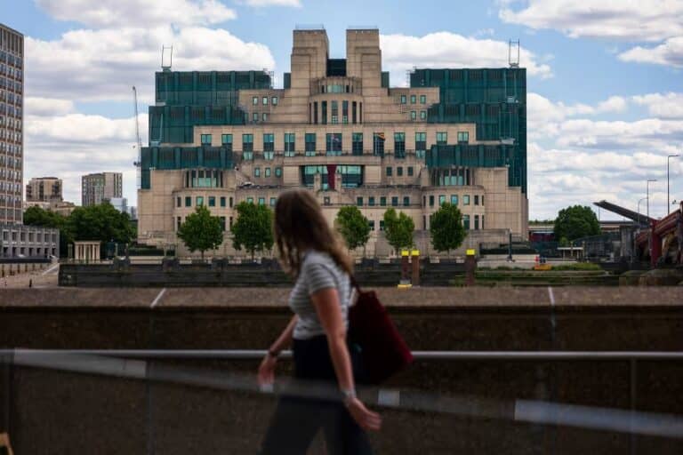 Британская разведка MI6 запустила портал для вербовки иностранных шпионов