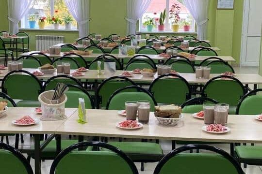 Альназарова и Бейсембаев оценили новый рацион школьников в Астане