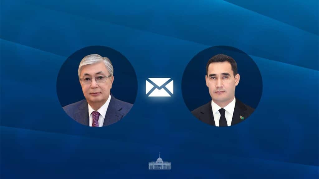 Токаев поздравил Туркменистан с Днем независимости