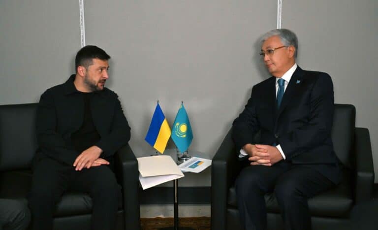 Зеленский поблагодарил Казахстан за поддержку суверенитета Украины