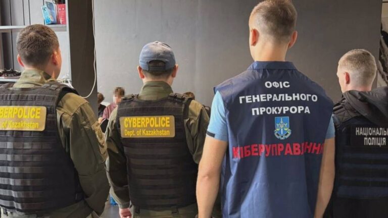 Обманувшие казахстанцев телефонные мошенники задержаны в Киеве