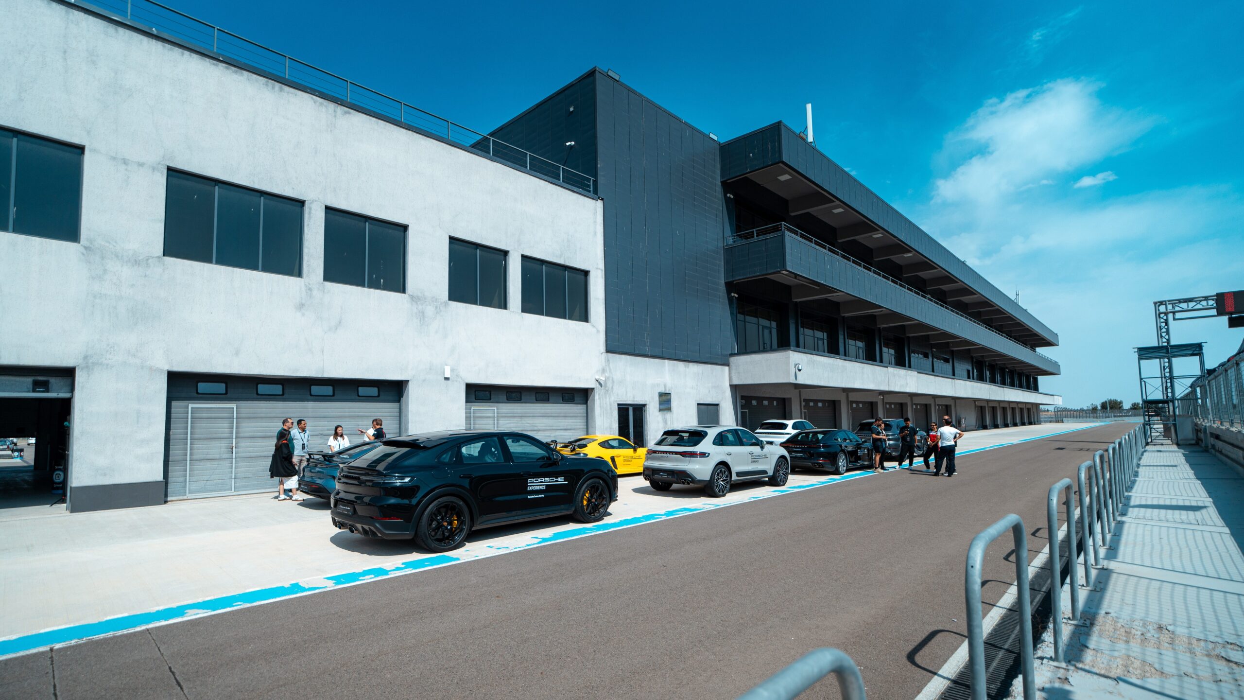 Porsche 911, 718, Panamera, Taycan, Cayenne Turbo GT, Macan EV, порше в Казахстане, кайен, макан, тайкан, панамера