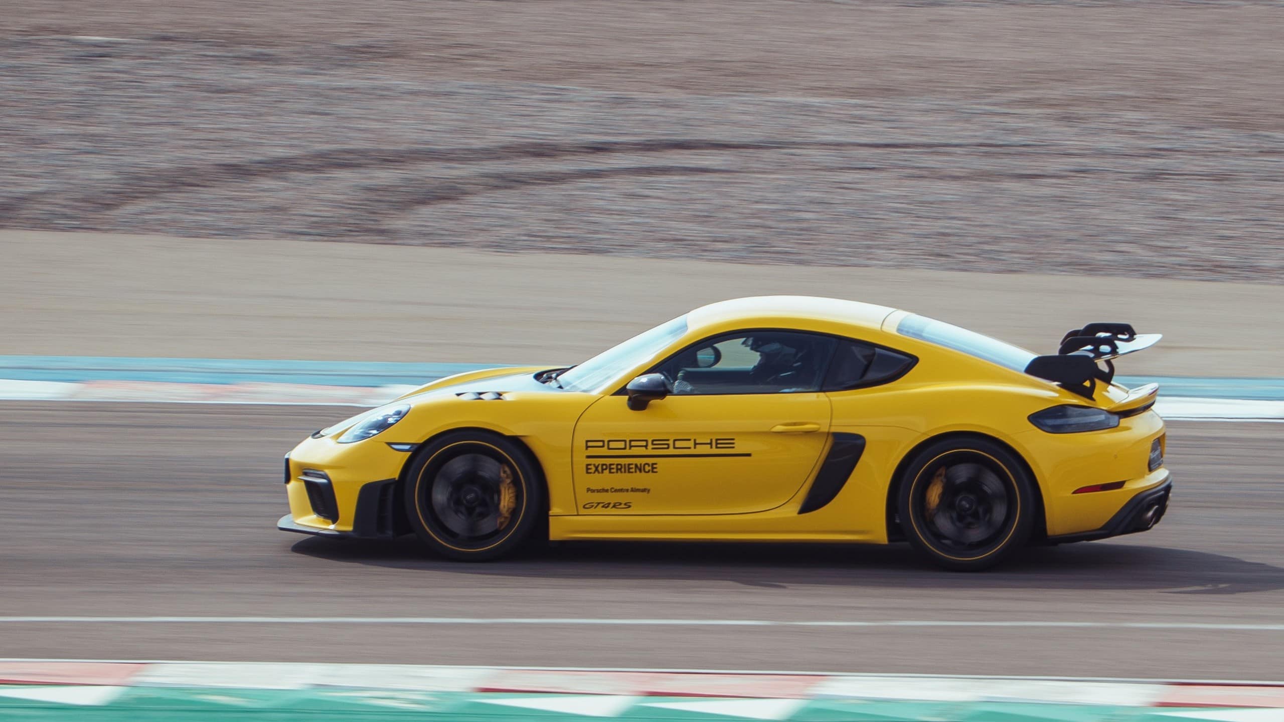 Porsche 718 Cayman GT4 RS, Порше 718 кайман