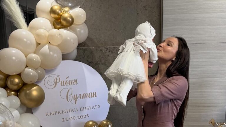 Жұлдыз Әбдікәрімова сәбиін неге Рәбия Сұлтан деп атағанын айтты