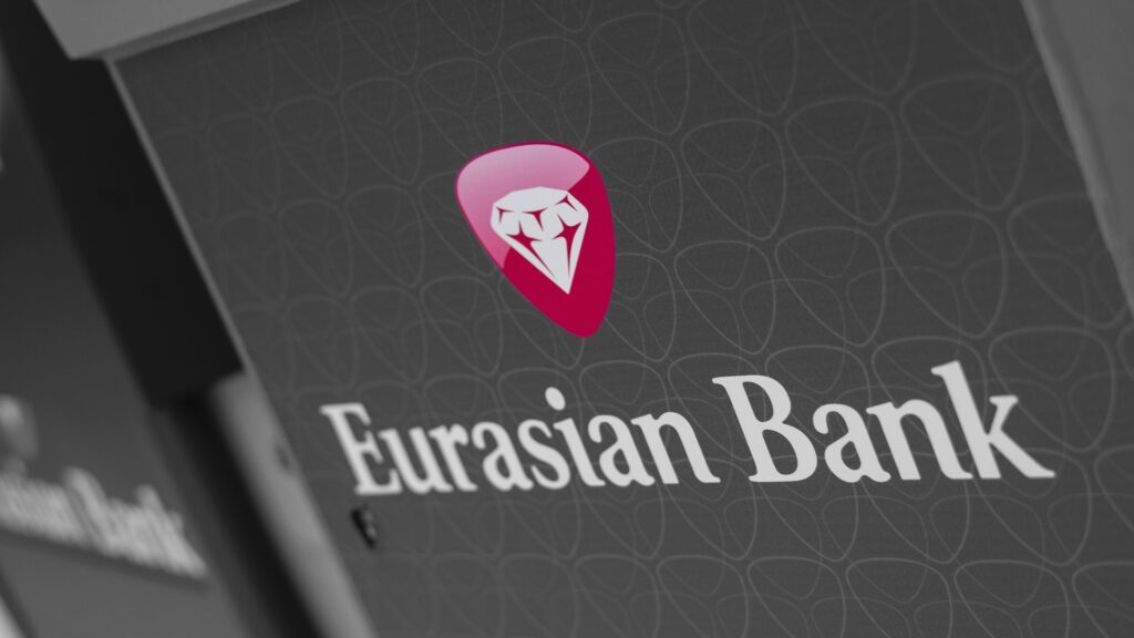 Регулятор нашел нарушения у владельца Евразийского банка на фоне конфликта акционеров