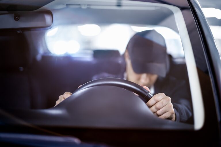 Мас күйінде көлік тізгіндеген полиция майоры өзін тоқтатқанда қашып кетпек болған