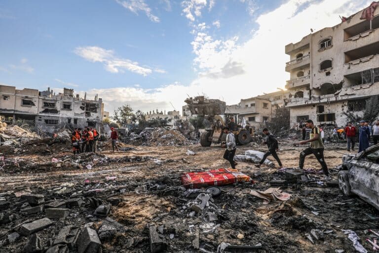 Экс-глава израильской армии заявил, что число жертв в Газе превышает 200 тысяч