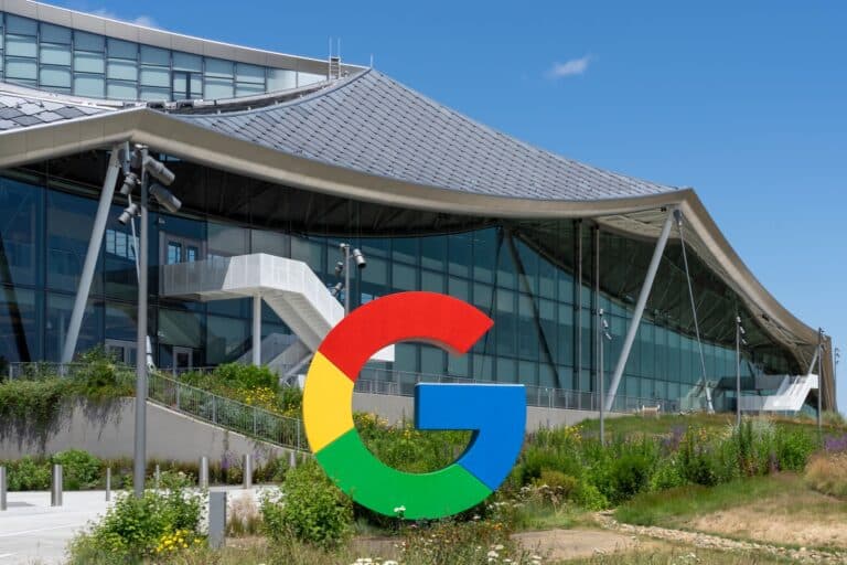 Главное к утру: рекорд Google, инвесторы разлюбили доллар, эффект от снижения ставки