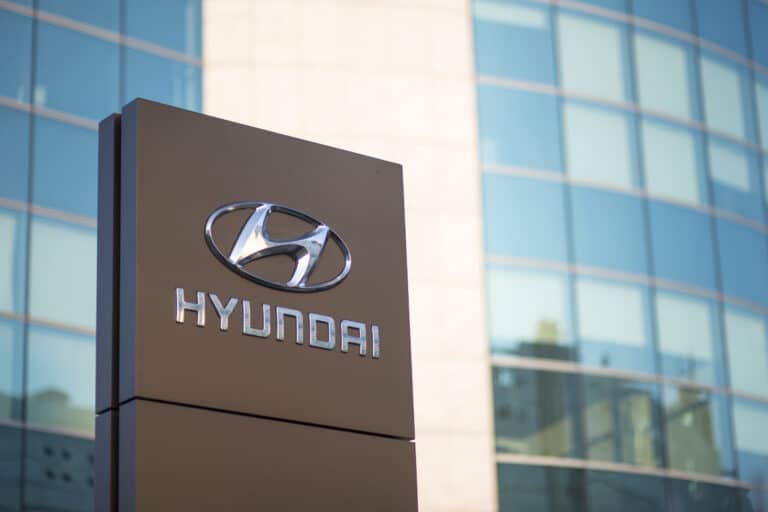 В США задержаны сотни рабочих на стройке завода Hyundai