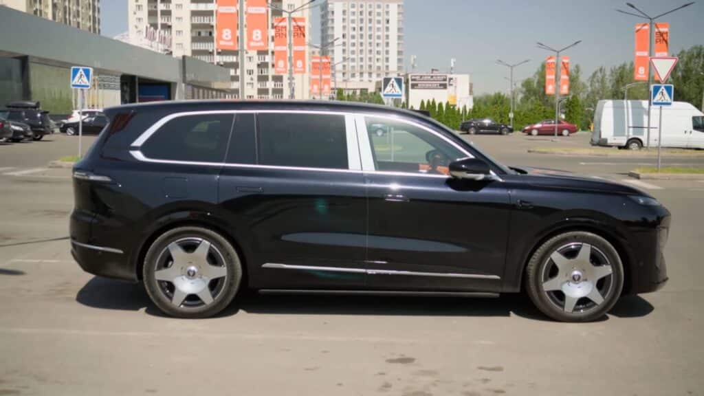 Казахстанский блогер проверил Deepal S09 на СТО и нашел спорные моменты