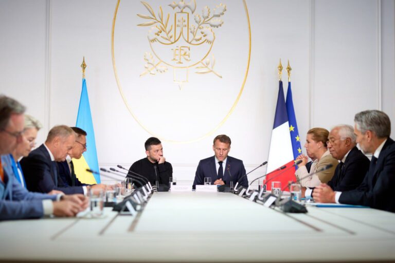 Зеленский Мәскеуге бара ма: Украинаға 26 ел қауіпсіздік кепілдігін беруге келісті