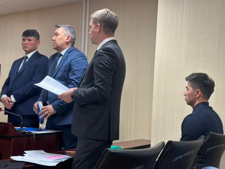 Жанабыловтың курсын сатып алған министрлік өкілдері қызмет сапасына күмән келтірді