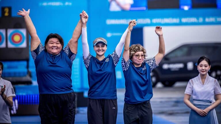 Казахстанские лучницы завоевали бронзу чемпионата мира в компаунде