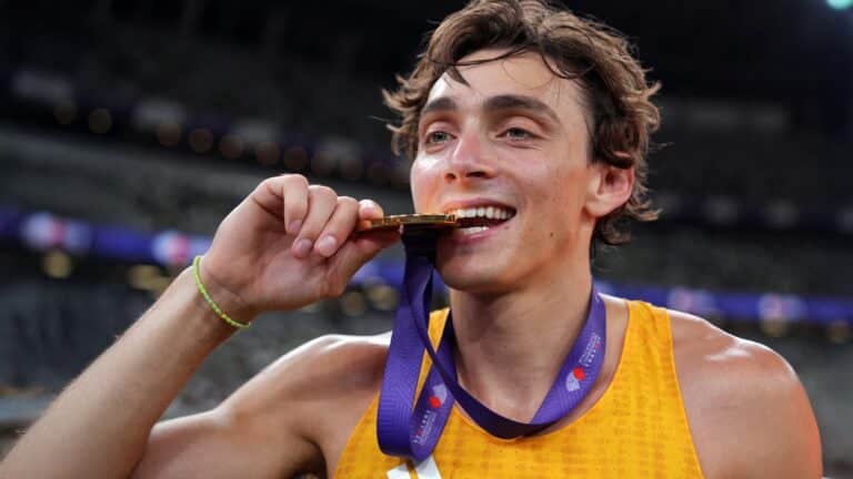 «Дюплантис своими рекордами разоряет федерацию» – президент World Athletics