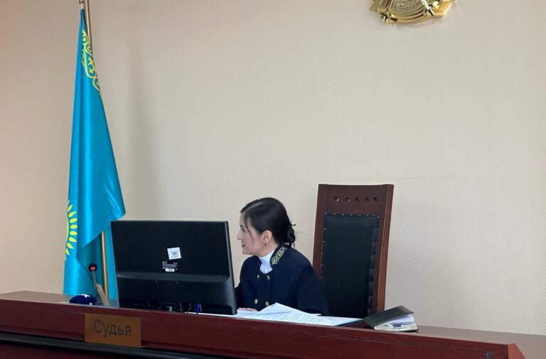 Блогер Аселинаның өкілі 600 мың теңгенің тортына қатысты істі жабық өткізуді сұрады