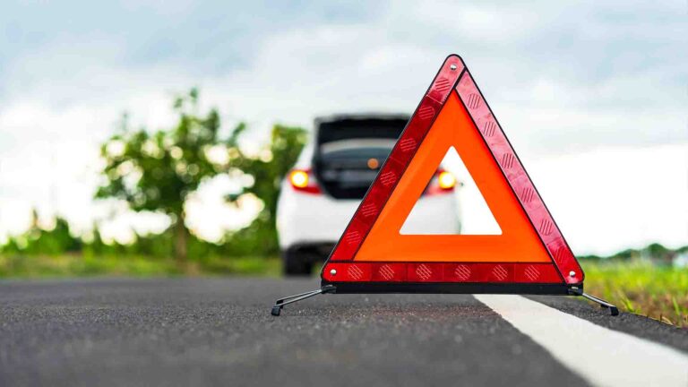 Алматы облысында оқушылар мінген автобус апатқа ұшырады