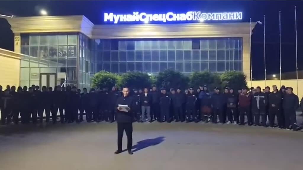 Нефтяники объявили забастовку в Жанаозене