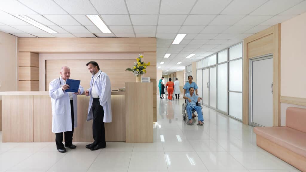 Возвращенные олигархами 392 млрд тенге потратили на водопроводы и больницы