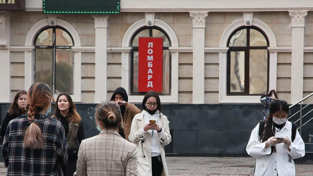 Топ-10 ломбардов, заработавших больше всего на долгах казахстанцев 