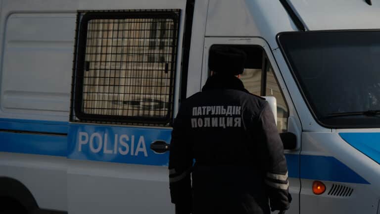 Астанчанина силой задержали для военкомата