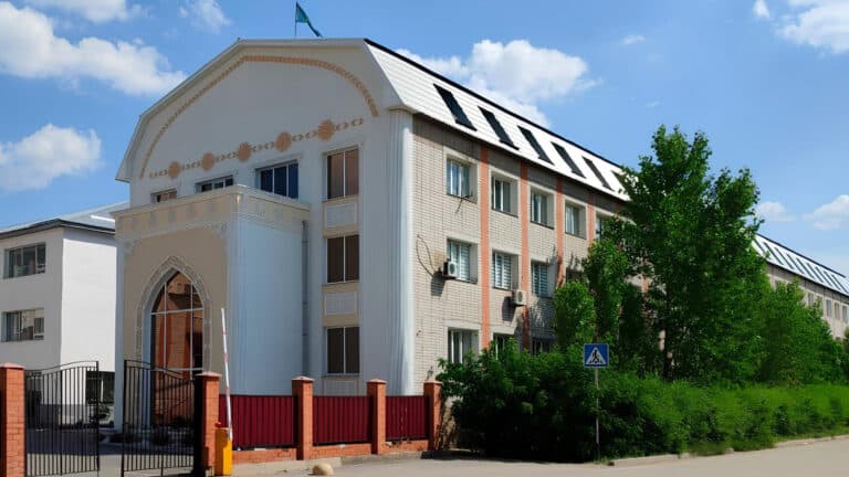В Актобе против переименования университета в честь святого