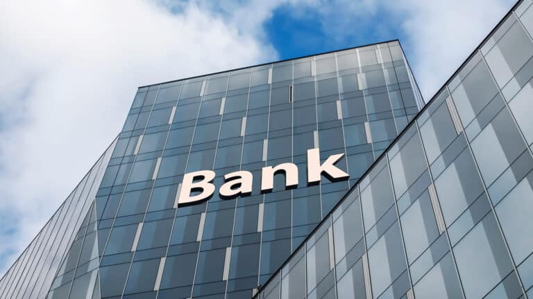 Alatau City Bank Вячеслава Кима получил убыток в сентябре на фоне прибыли конкурентов