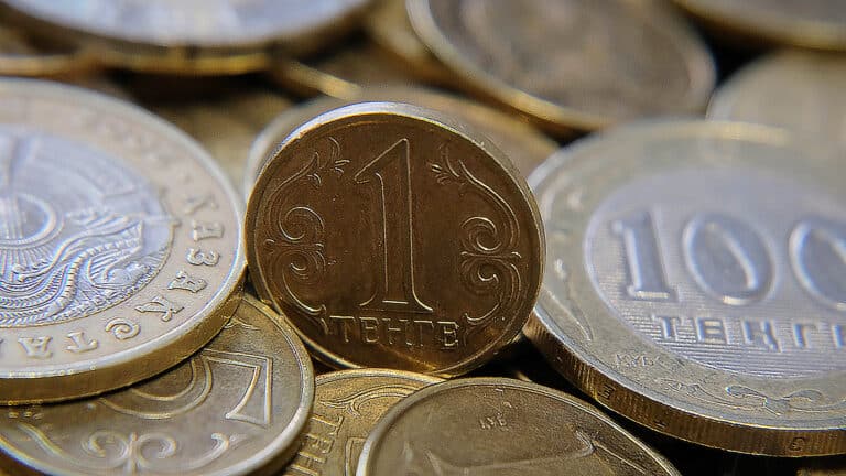 BCC Invest: курс тенге осенью может ослабнуть до 565 за доллар