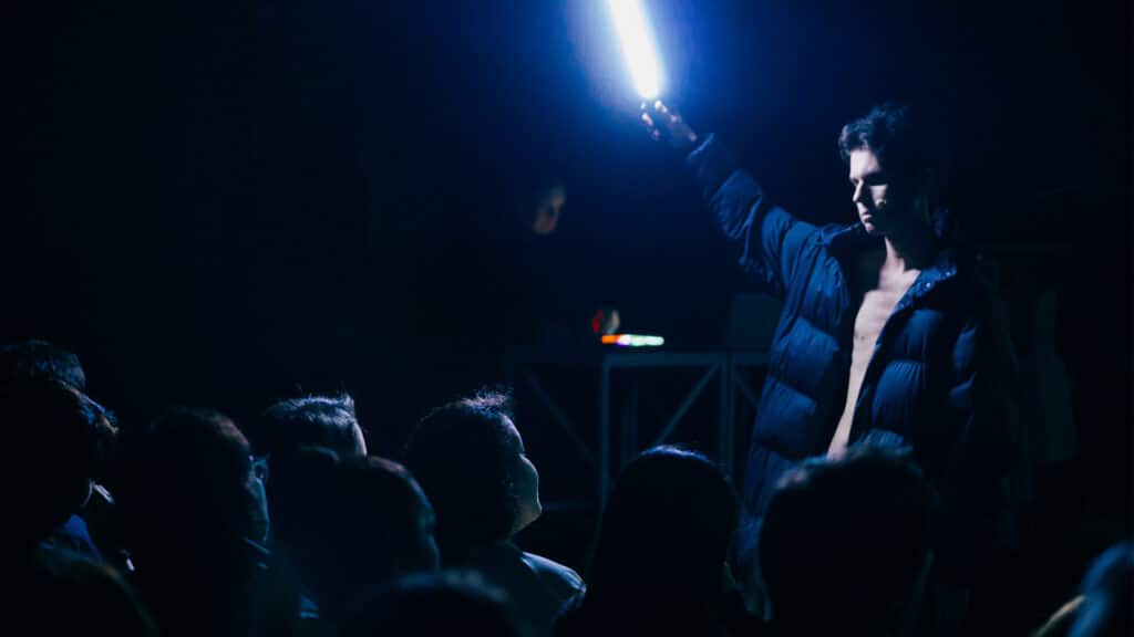 Рейв-драма в ARTиШОК: DARK ROOM как новый язык театра