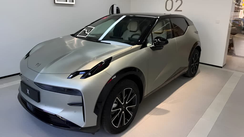 В Сеть попали фото грядущего Zeekr X 2026