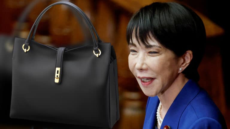Любимая сумка премьер министра Японии стала вирусной и пропала с полок
