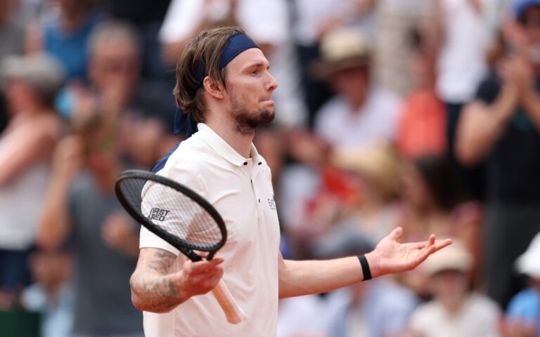 Бублик сразу проиграл в Шанхае, и к Almaty Open подойдет отдохнувшим